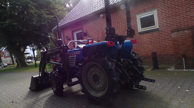 Iseki TU1700 mit Frontlader ab 125 € pro Monat.